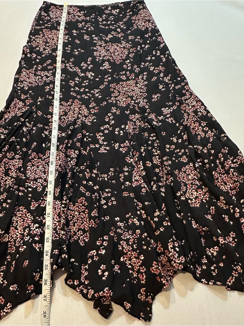 Free People Black Floral Handkerchief Hem Skirt Size 2 - Picture 4 of 12